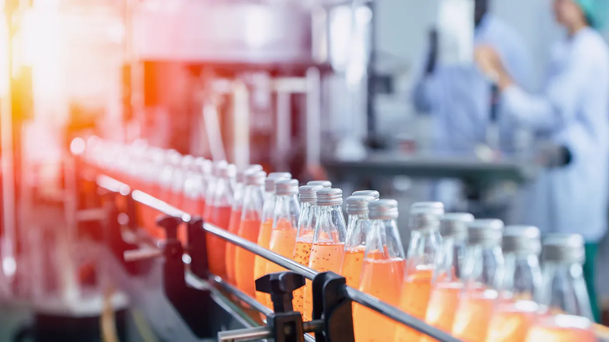 Lesson Learned Explained: Poprawa KPI w Branży FMCG dzięki automatyzacji i analizie danych z półautomatycznych linii produkcyjnych