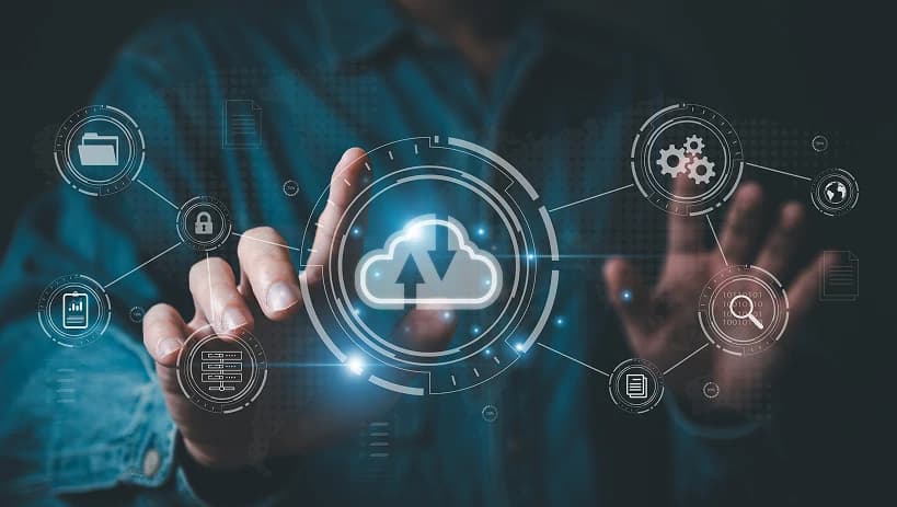 Wizualisierung der Cloud-Lösung mit Daten- und Sicherheitssymbolen.